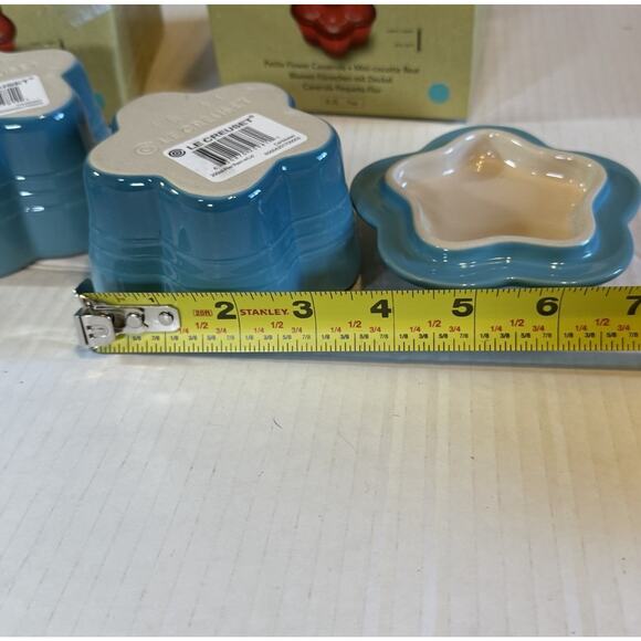 NEW Le Creuset Flower Petite Ramekin Caribbean Blue Set of 2 Stoneware - Picture 6 of 11